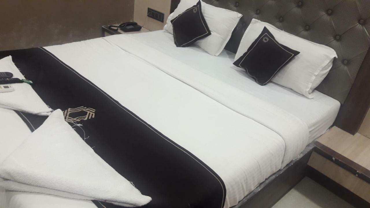 Shine Hospitality Hotel - Mumbai — Photos 1